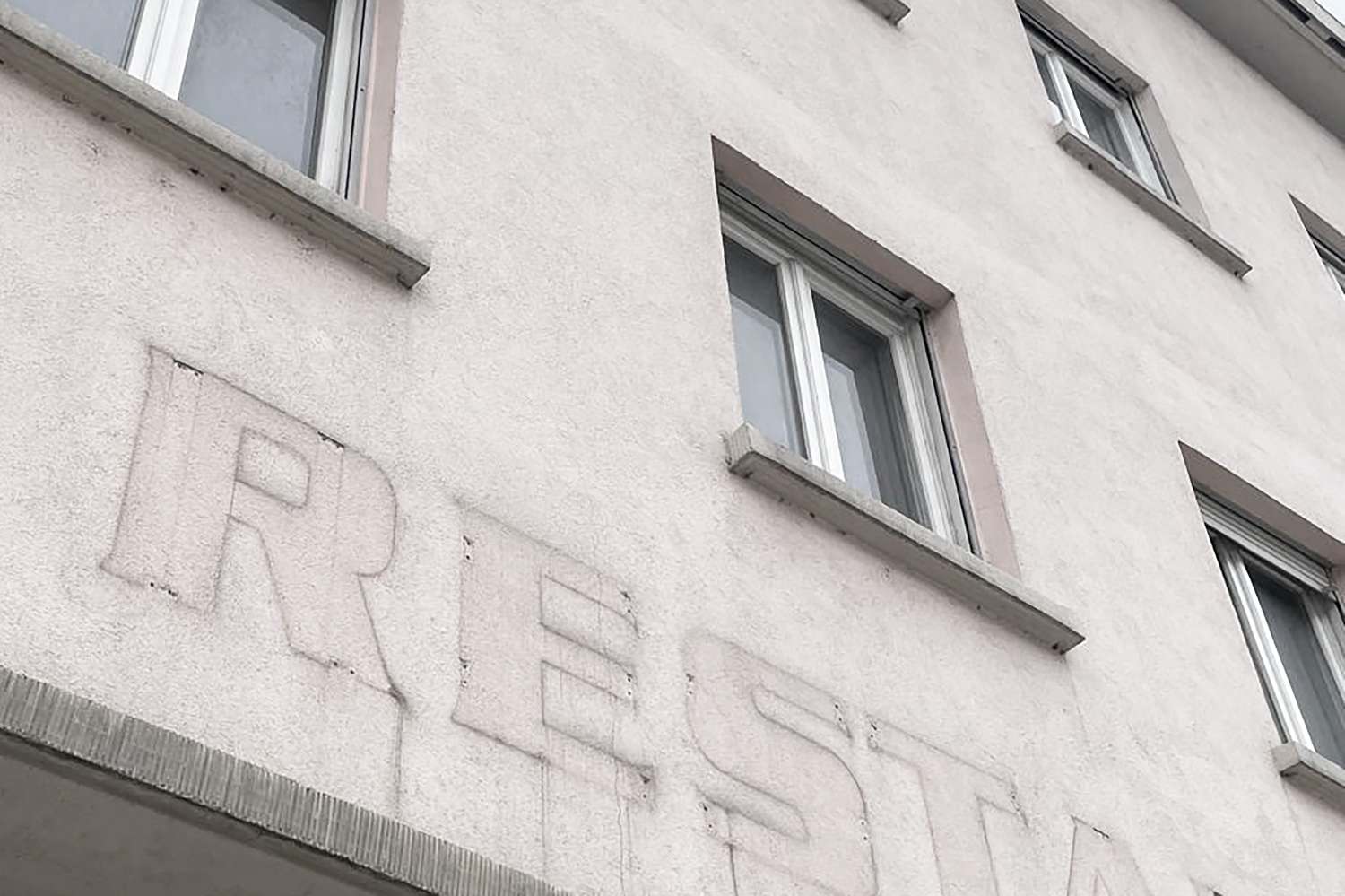 Das Projekt Sanierung vom denkmalgeschützten Stadtbahnhof Tuttlingen ist im vollen Gange.  (10)