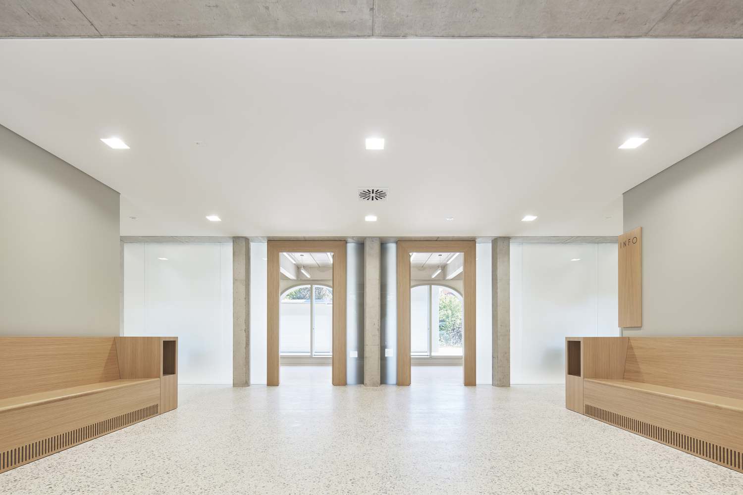 Auszeichnung »Beispielhaftes Bauen« Landkreis Tübingen 2017-2025 der Architektenkammer Baden-Württemberg für die denkmalpflegerische Sanierung und den Umbau des Amts-, Nachlass- und Betreuungsgerichts (5)