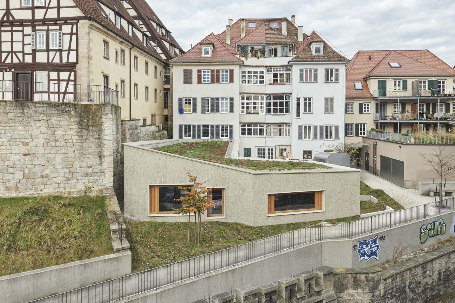 Auszeichnung »Beispielhaftes Bauen« Landkreis Tübingen 2017-2025 der Architektenkammer Baden-Württemberg für den Ladenum- und Büroanbau in der Tübinger Altstadt (10)