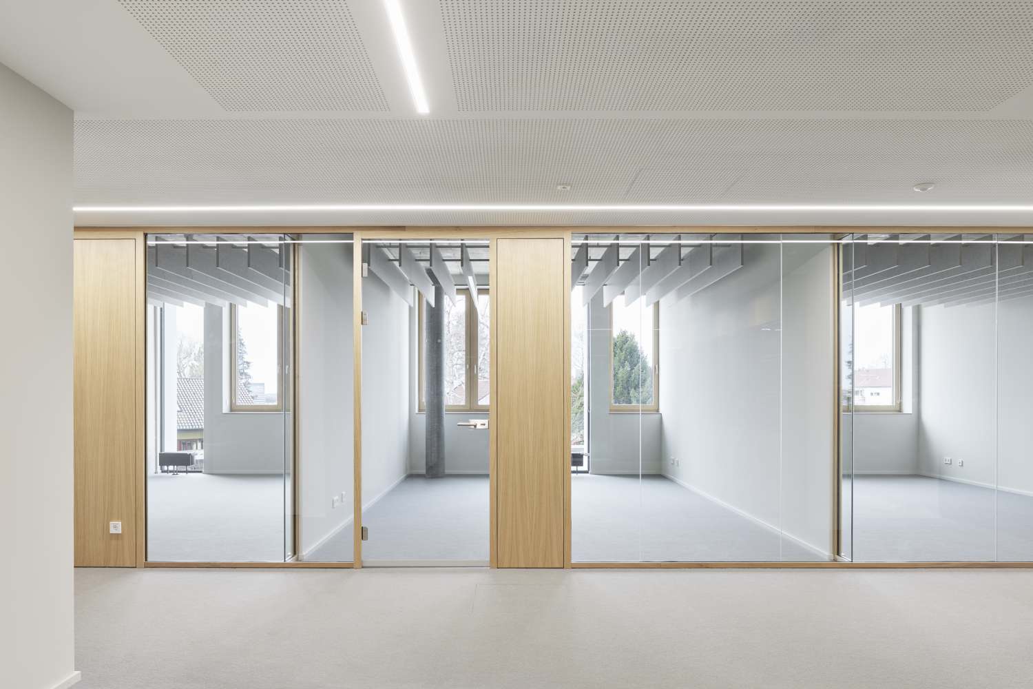 Interiormagazin stellt im heutigen Newsletter die Räumlichkeiten des Erweiterungsbau für Forschung, Praxen und Labore der Humangenetik vor (3)