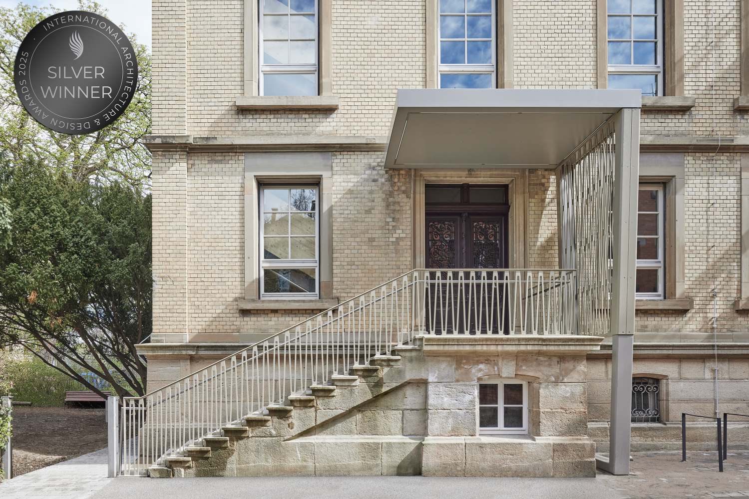 Die denkmalpflegrische Sanierung und Umbau Kinderhaus Planie erhält den »IADA Award 2025 Silver« in der Kategorie »Renovation, Restoration & Adaptive Reuse« von Architecture & Design Community (1)