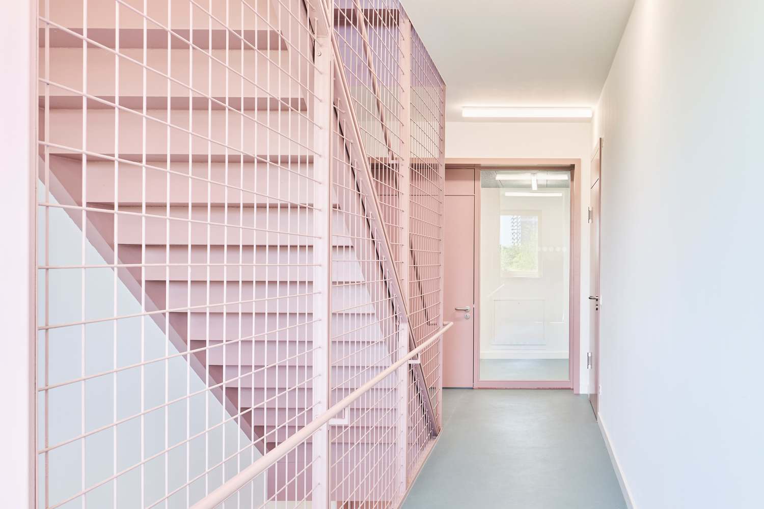 Holzmodulbau an die Universität Tübingen übergeben (5)
