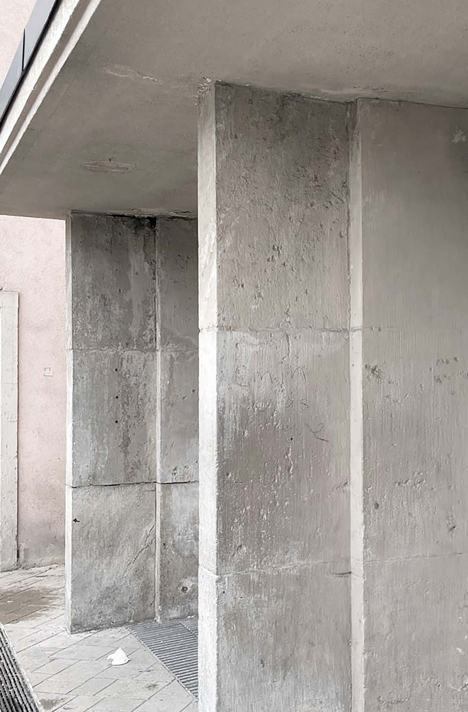 Das Projekt Sanierung vom denkmalgeschützten Stadtbahnhof Tuttlingen ist im vollen Gange.  (6)