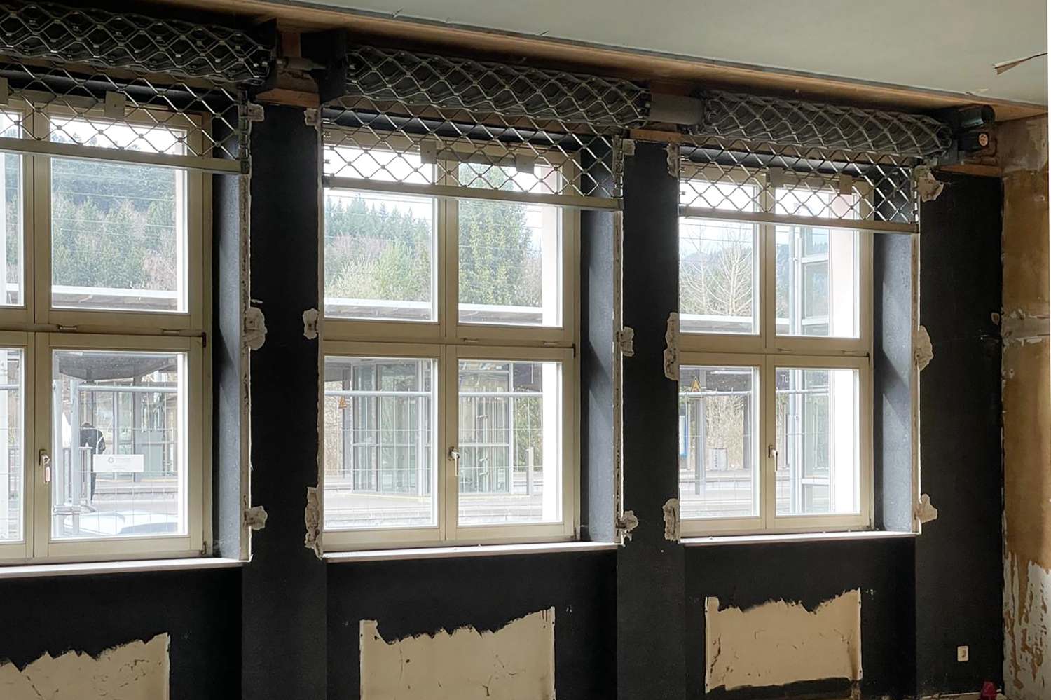 Das Projekt Sanierung vom denkmalgeschützten Stadtbahnhof Tuttlingen ist im vollen Gange.  (3)