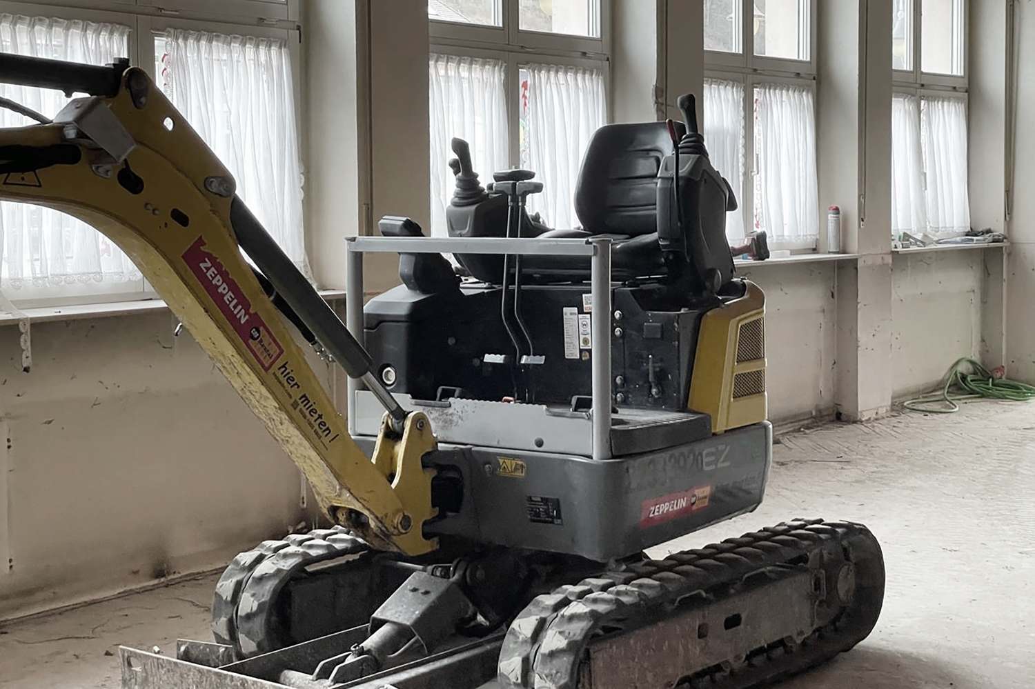 Das Projekt Sanierung vom denkmalgeschützten Stadtbahnhof Tuttlingen ist im vollen Gange.  (9)