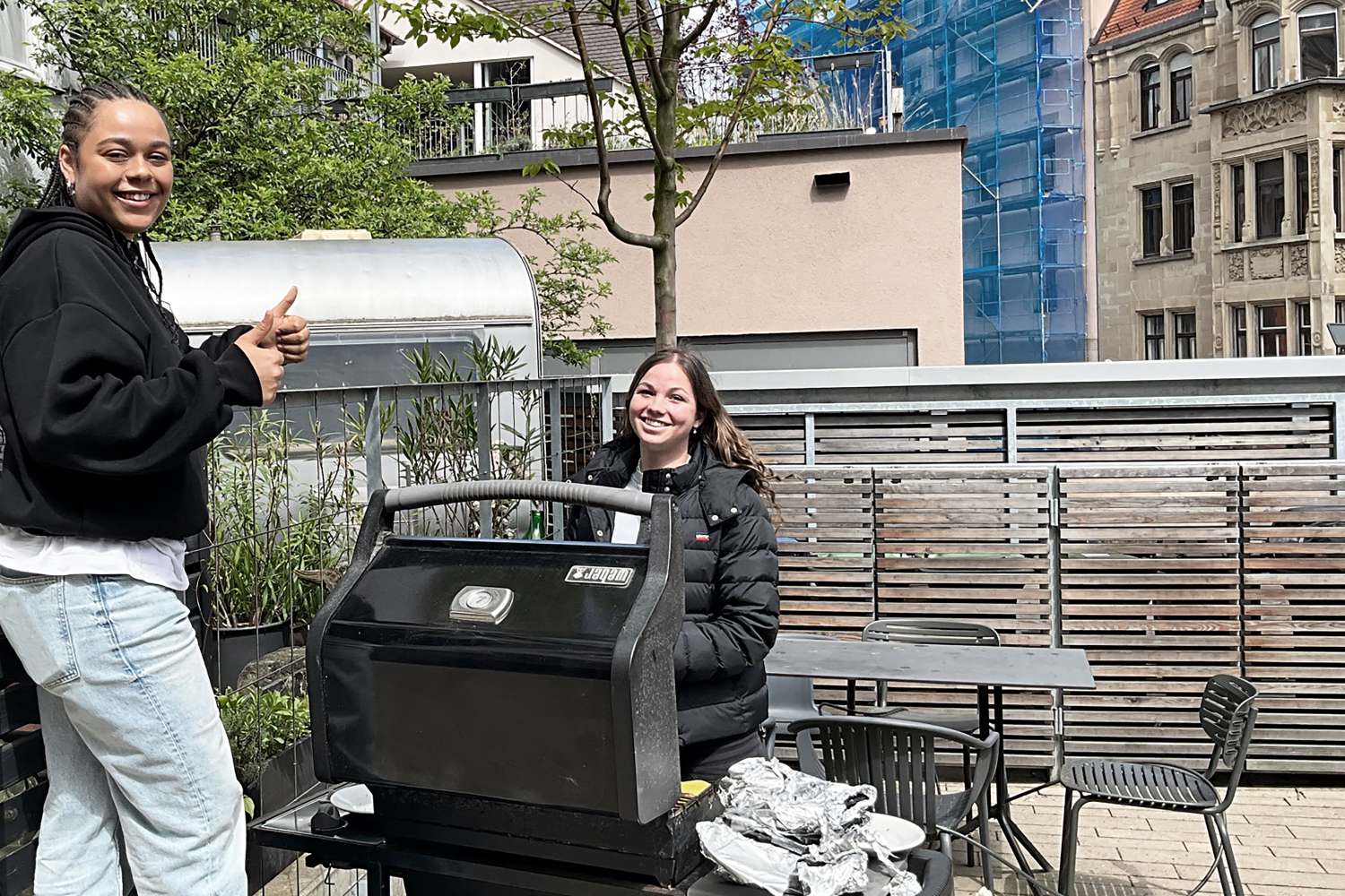 Wintergrillen im Frühling – unser Büro- Burger- Bash (1)