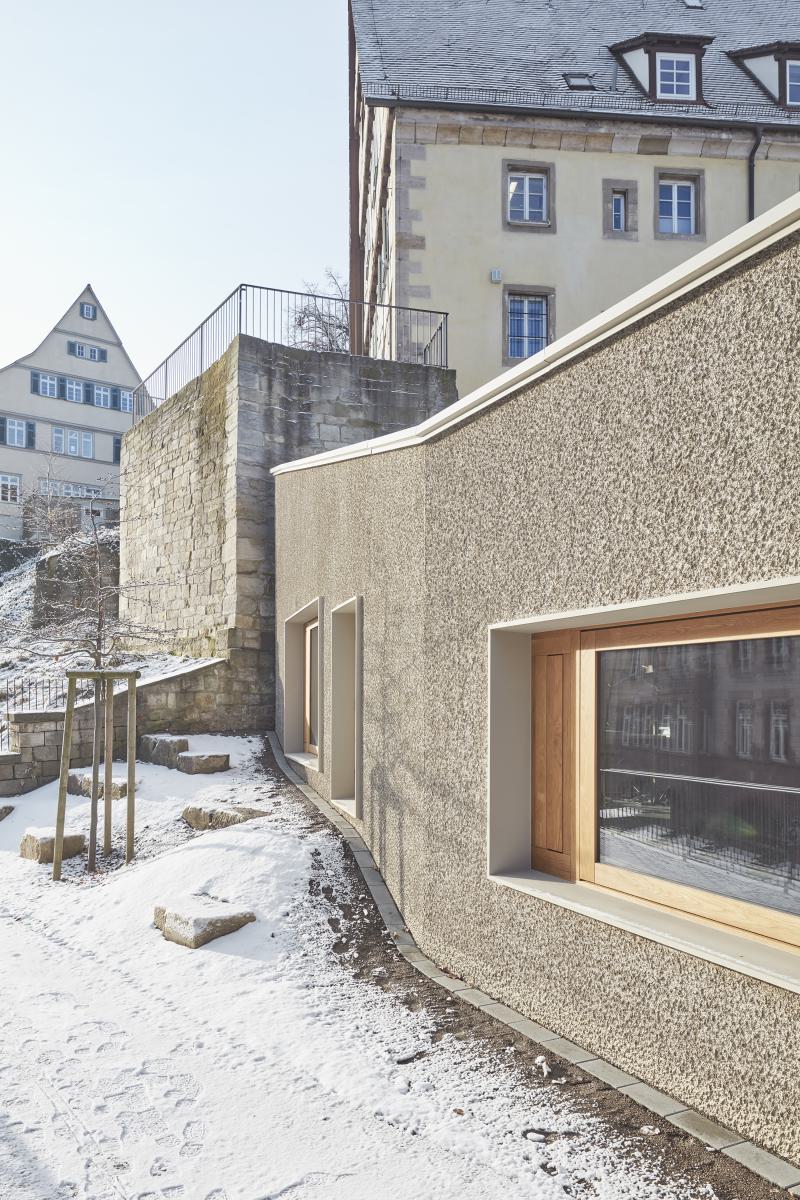 ›Eingebettet in den Schulberg - Integrierende Architektur die in der Verbindung zur Vergangenheit Gegenwart schafft‹  (1)