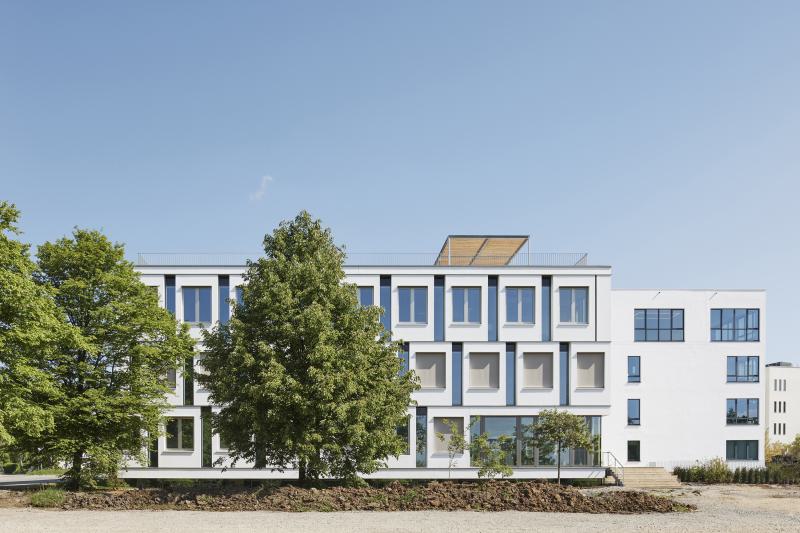 Auszeichnung »Beispielhaftes Bauen« Landkreis Tübingen 2017-2025 der Architektenkammer Baden-Württemberg für den Erweiterungsbau für Forschung, Praxen und Labore der Humangenetik (3)