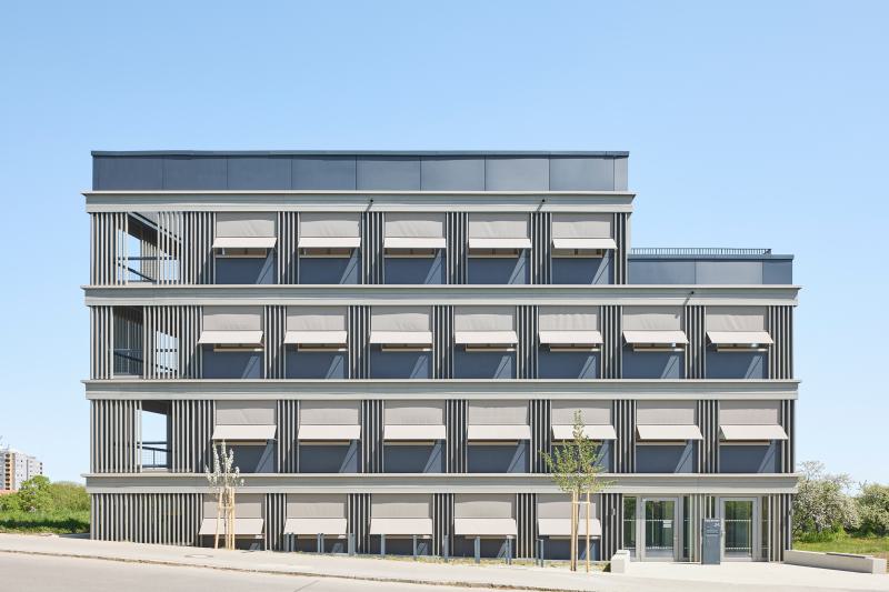 Holzmodulbau an die Universität Tübingen übergeben (8)