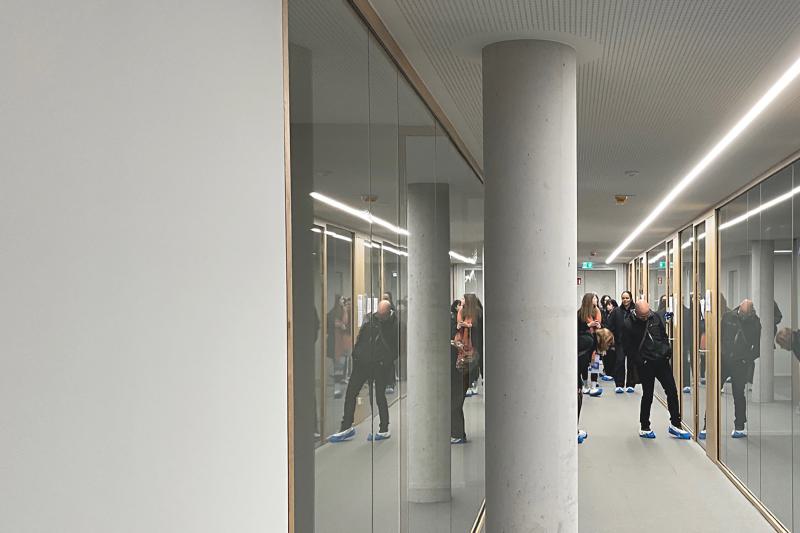 Hinter den Kulissen: Einblick und Rundgang durch das bald vollendete Forschungs- und Laborgebäude für Humangenetik (1)