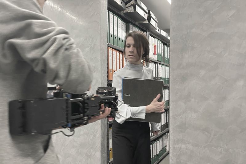 Unser Büro wird zur Bühne: Schauspieler des Tübinger Zimmertheaters verwandeln Alltagsroutine in einen Zauber (5)