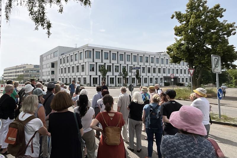 Trotz sommerlicher Temperaturen: Großes Interesse an Baukultur und Gebauter Umwelt (1)