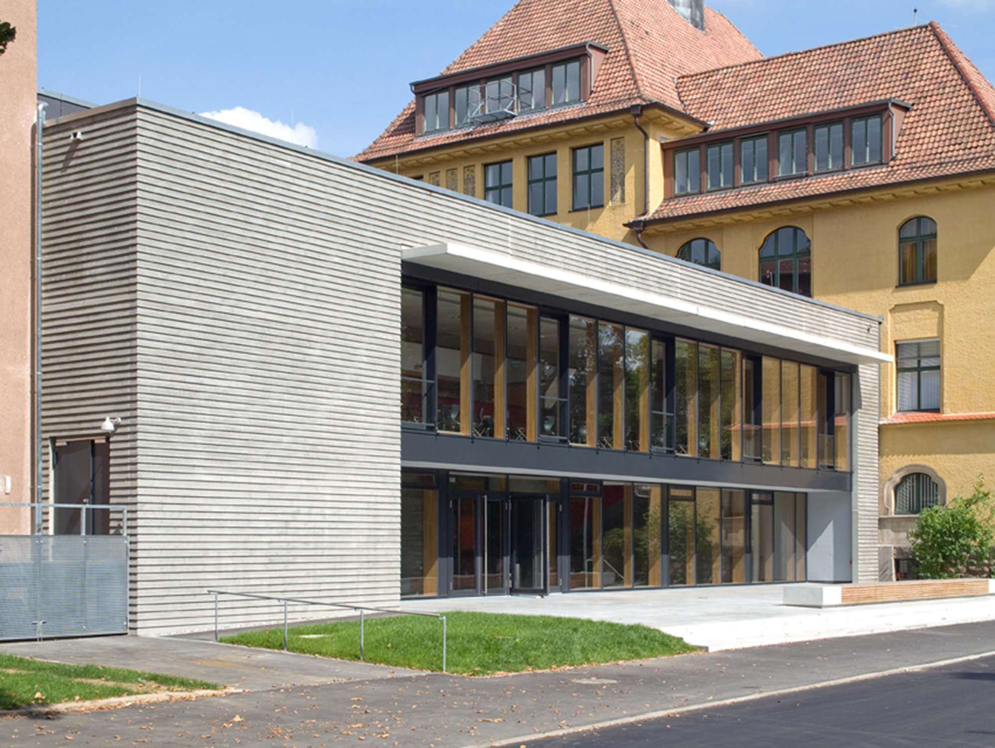 Mensa mit Bibliothek und Aula Uhlandstraße (16)