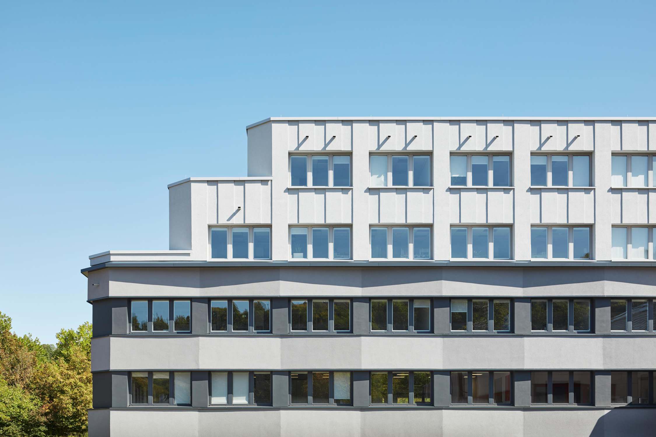 Fassadensanierung und Eingangsbaukörper Büro- und Verwaltungsgebäude (2)