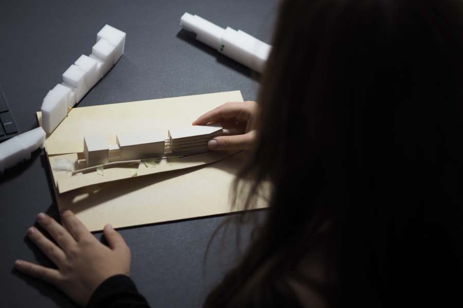 Elena Popovic, Werkstudentin