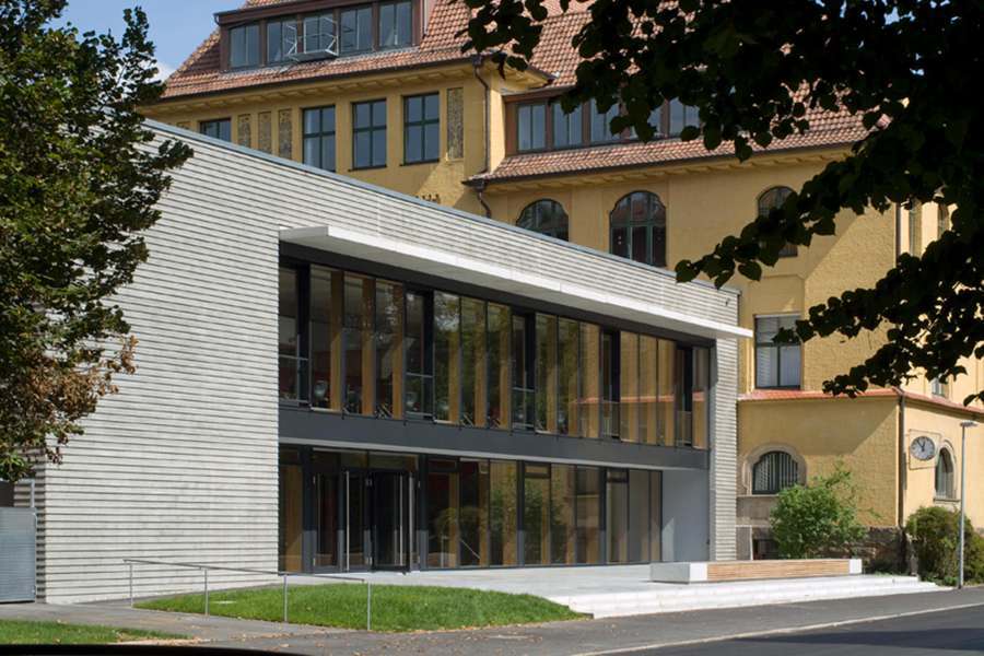 Mensa mit Bibliothek und Aula Uhlandstraße